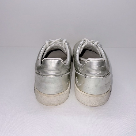 Louis Vuitton Metallic Sneaker Size 39 EU - Picture 5 of 7
